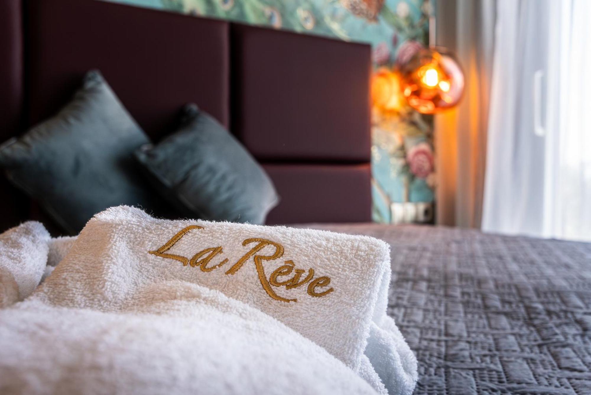 La Reve Luxury Apartments ヘルソニソス エクステリア 写真